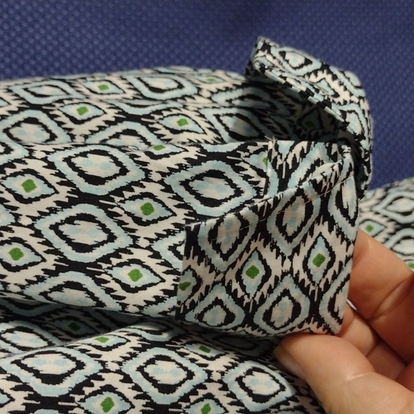 Foxcroft wrinkle-free shaped print button-down shirt 6p - Picture 3 of 7